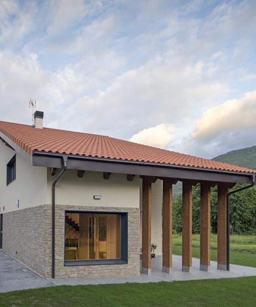 UNIFAMILIAR, MADERA LAMINADA, PASSIVHAUS, BAJP CONSUMO, ESCALERA